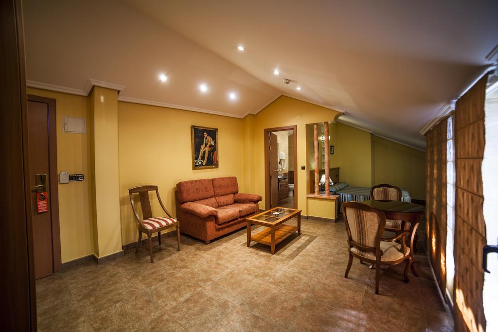 Hotel Real De Castilla Тордесильяс Экстерьер фото
