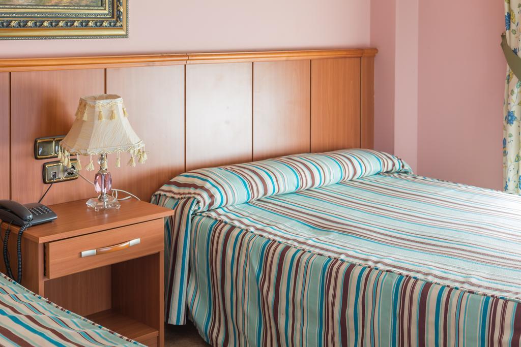 Hotel Real De Castilla Тордесильяс Экстерьер фото