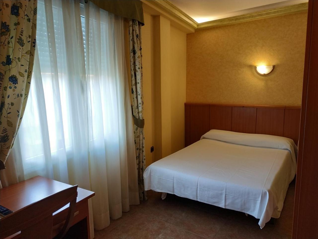 Hotel Real De Castilla Тордесильяс Экстерьер фото
