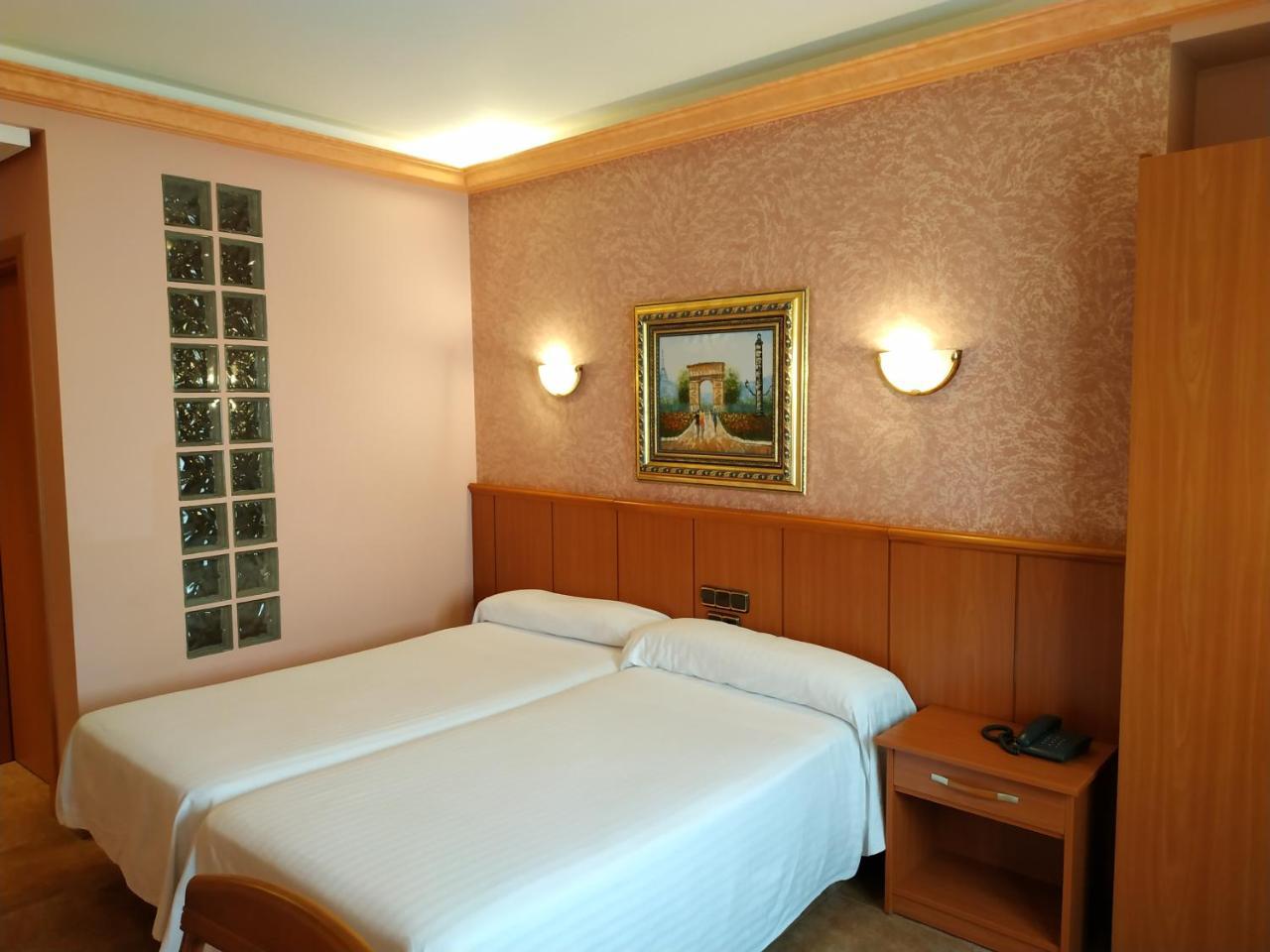 Hotel Real De Castilla Тордесильяс Экстерьер фото